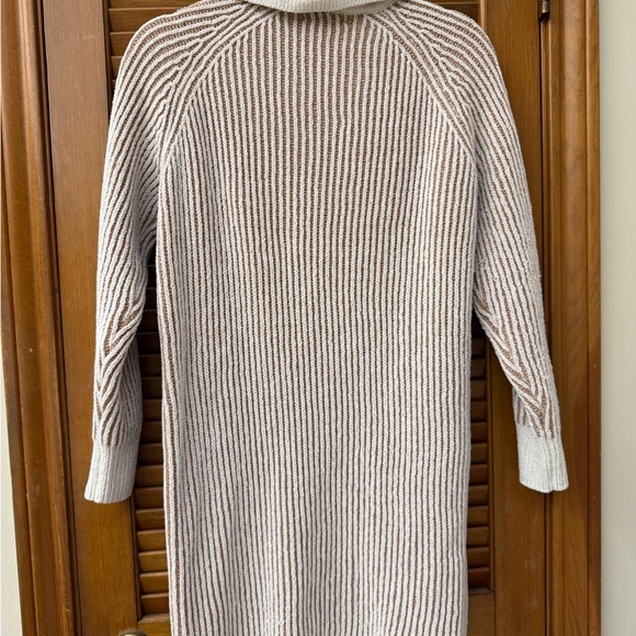 Olive & Oak V-Neck Sweater - Cream and White - Picture 3 of 5